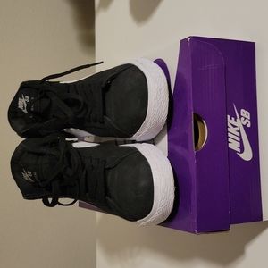 Nike skater high top sneakers